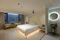 Jianxiyan Hot Spring Panorama Hotel (Xijiang Qianhu Miao Village)