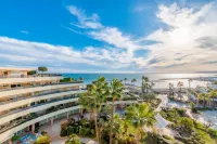 Holiday Inn Nice - Saint Laurent Du Var Hotels near Saint-Laurent-du-Var Station