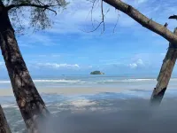 BILLIONS HOTEL - Beach