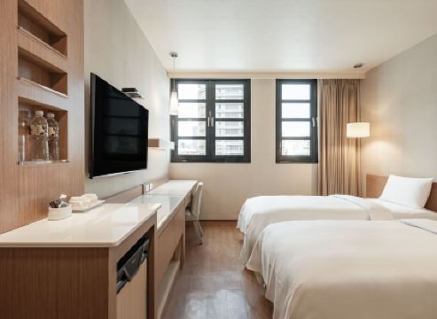 康橋商旅（高雄站前館）