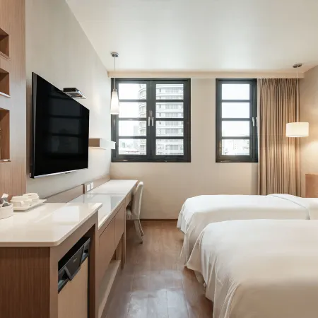 Kindness Hotel (Kaohsiung Station) Отели рядом с достопримечательностью «Станция метро Ecological District»