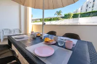 BnB Homes White Rose Garden Apartment with 2 Terraces & 2 Swimming Pools