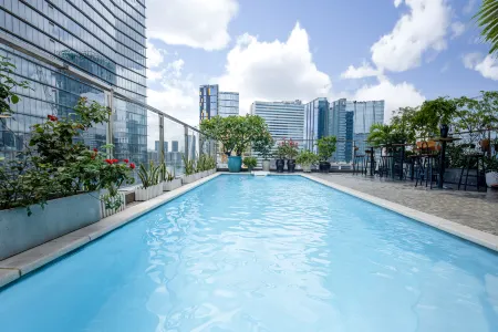 Nicecy Hotel Suites & Spa Отели рядом с достопримечательностью «Hutech University of Technology»