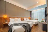 "Cloudward Mountain View Guesthouse"