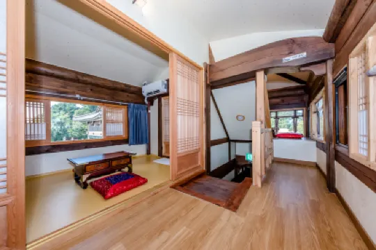 Jeju Hanok Hotel Hallagung Hotels near Camelia Forest