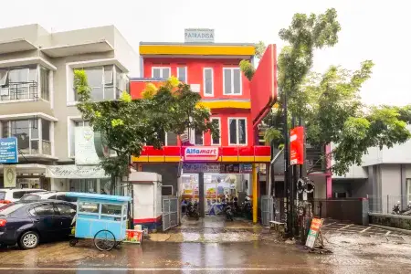 Hotel O Riau Near Gedung Sate Formerly Patradisa Отели рядом со станцией Cikudapateuh Train Station