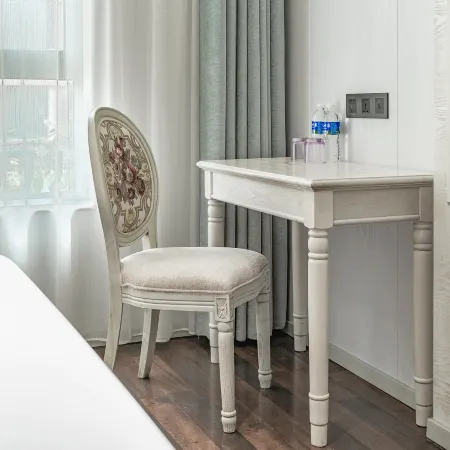 Mengzi Hailun City Garden Hotel (Nanhu Park New World Pedestrian Street)
