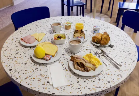 B&B Hotel Perpignan Centre Отели рядом с достопримечательностью «Университет Перпиньян Виа Домитьа»