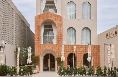 PE-LA Thapae Boutique Hotel Hôtels à : San Phe Suea