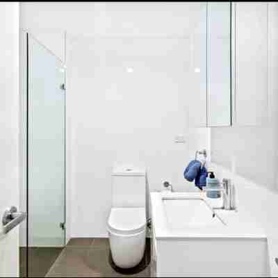 Central charming 2 bedrooms with balcony & aircon Rooms