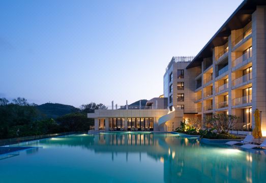 voco Sanya Dadonghai Hotel Overview