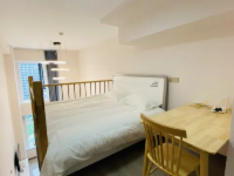 Yueju Shiguang Homestay (Xixian Dasha Subway Station)