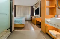 Qingfeng Bailu Hotel (Shangqiu High-Speed Railway Station Municipal Government)