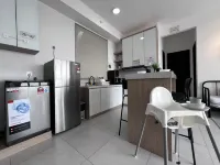 Georgetown Urban 3BR | Family | Skypool | SeaView