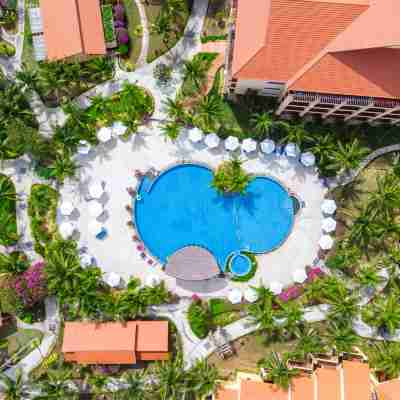 Pandanus Resort Hotel Exterior