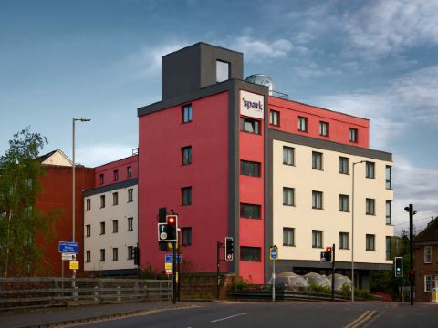 盧頓車站希爾頓巧思酒店