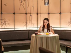 Royal Maple Hotel (Chengjisihan Square Branch)