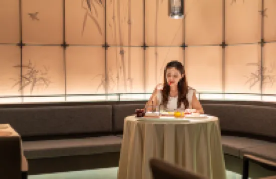 Royal Maple Hotel (Chengjisihan Square Branch)