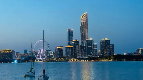 Clouds.Foresight Clouds Service Apartment (Suzhou Eye Ferris Wheel CenterJinji Lake Expo)