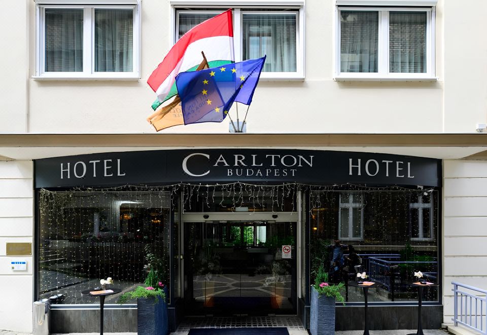 EXE 칼튼 부다페스트 썸네일