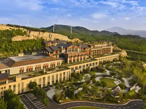 Secan Hotel Qingdao, Curio Collection by Hilton