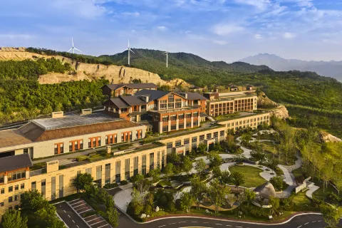 Secan Hotel Qingdao, Curio Collection by Hilton