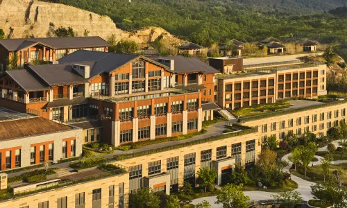 Secan Hotel Qingdao, Curio Collection by Hilton