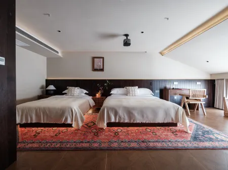 Xingyue Private Hot Spring Homestay (Libo Xiaoqikong Scenic Area East Gate) Отели рядом с достопримечательностью «Laya Waterfall»