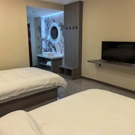 Burqin golden seal holiday hotel Отели рядом с Аэропорт Канас