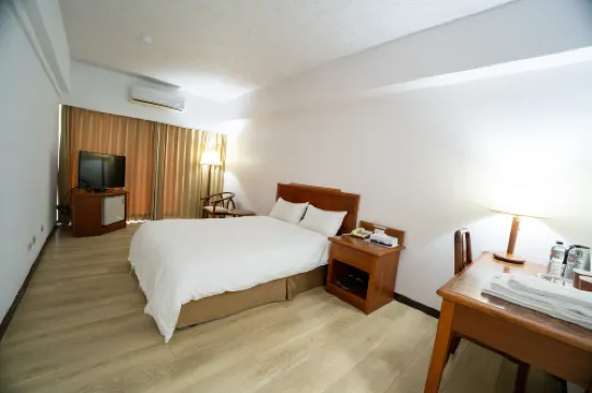 โรงแรมกลอรี่