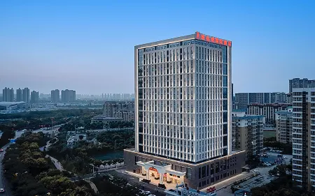 Vienna International Hotel (Xi'an Chanba Silk Road Convention And Exhibition Center) Отели рядом с достопримечательностью «Xi'an Consulate Area»