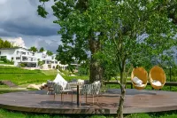 THE SIXTH SEASON VACATION MANOR - Luxury