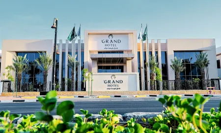 First Grand Hotel Отели рядом со станцией DAMMAM RAILWAY RAILWAY STATION