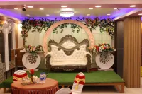 Hotel Anand Lok