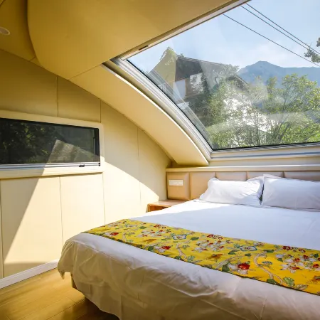 Tonglu Yiju Caotang Resort Hotel (Hangzhou Tonglu Railway Station Branch)