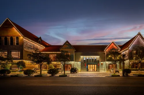Gangbozhijia Theme Hotel - Hot Springs