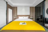 雅安月隱島全湖景隱奢美宿 鄰近紅軍百丈關戰役烈士紀念園的酒店