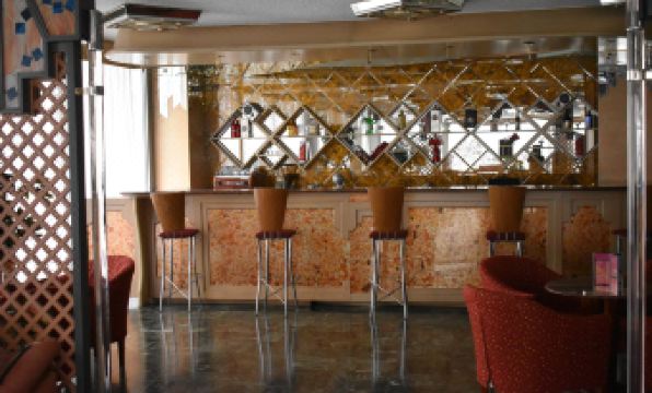 Xenophon Hotel