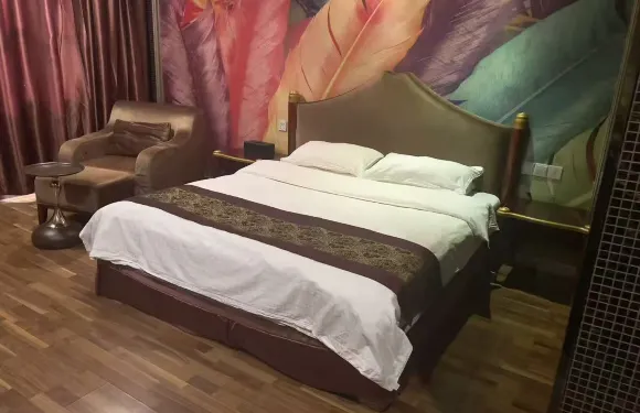 遂川皇冠鉑金酒店