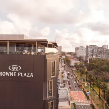 Crowne Plaza SYDNEY BURWOOD by IHG Отели рядом с достопримечательностью «Стадион «Ляйххардт Овал»»