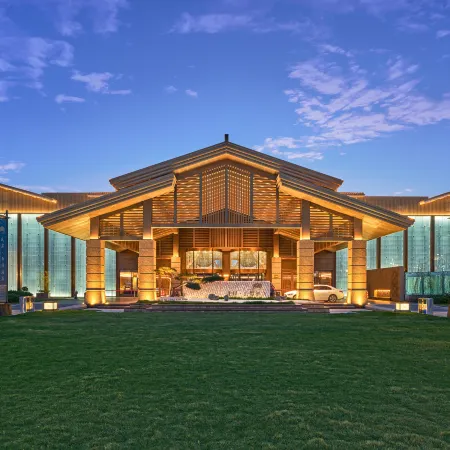 Hanzhong North Shore YunJing Hotel
