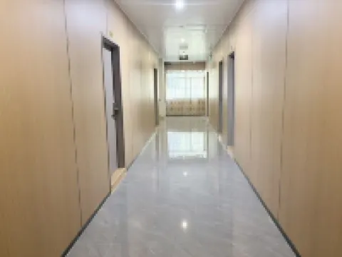 Tianhong Hotel (Nanning Sulu Subway Station Anji Passenger Transport Terminal Subway Station Branch)