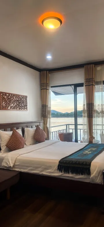 พรีเมียม ริเวอร์ ดีลักซ์ 