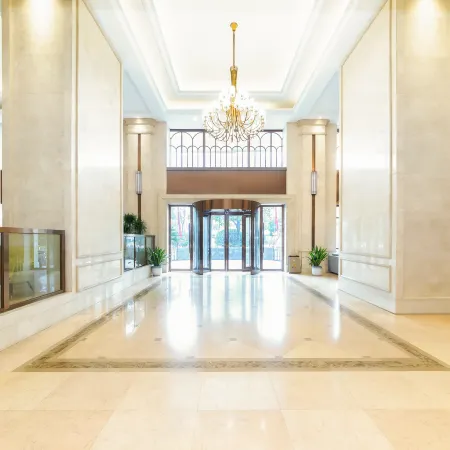 Lu County Yunduo International Hotel