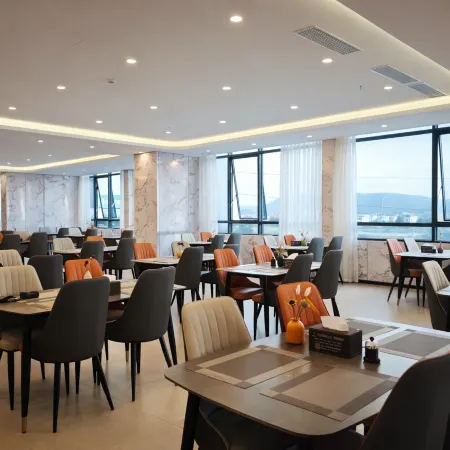 Green Peninsula Hotel