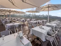 Falcon Hotel Hotels near برج الساعة