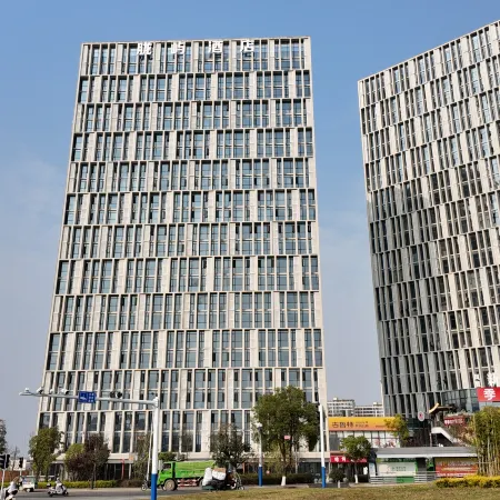Longyu Hotel (Jinggangshan University Ji'an Station)