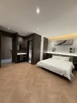 Mountain and Water Hotel