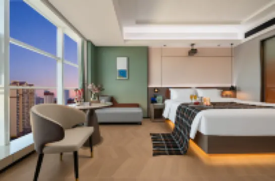 Ye Yuchen E-sports Movie Hotel (DingZhou Railway Station)