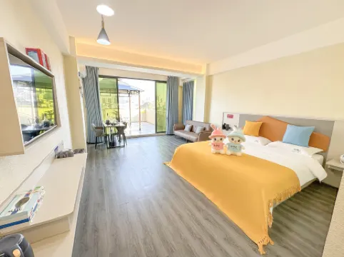 West Coast Nordic Town Hotel (Luoding Second Bridge Branch) Отели рядом с достопримечательностью «Luoding People's Stadium»